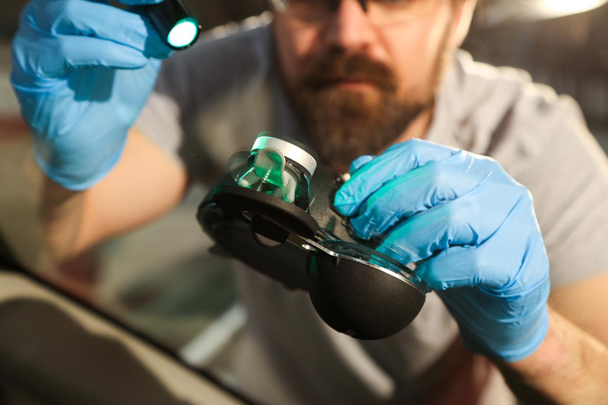 Spotlight on Esprit windscreen & windshield repair AutoScene